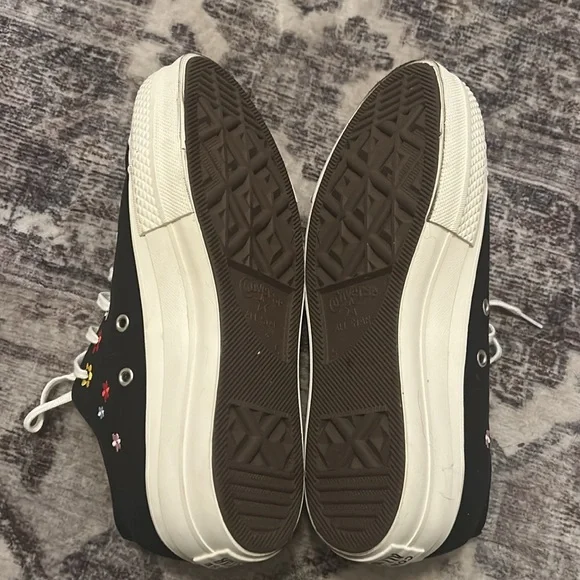 Converse sneakers - Picture 6 of 6